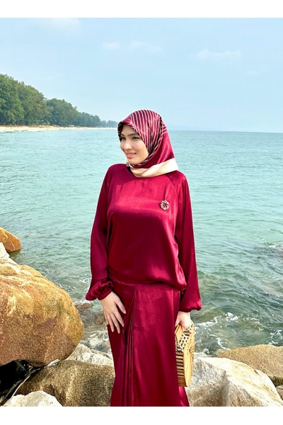 KAYLA DRESS BURGANDY